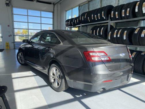 2018 Ford Taurus SEL