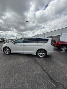 2020 Chrysler Pacifica Touring