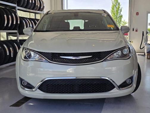 2020 Chrysler Pacifica Touring