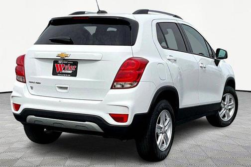 Summit White 2022 Chevrolet Trax LT
