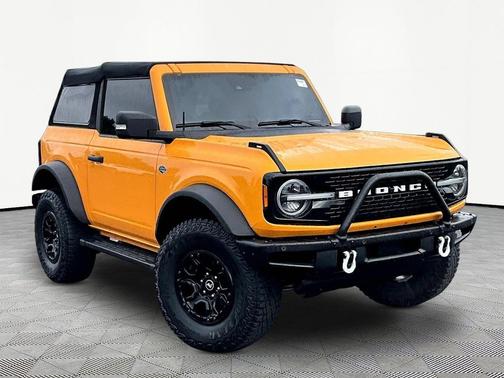 CYBER ORANGE MET TRI-COAT 2022 Ford Bronco Wildtrak