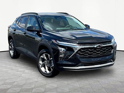 Mosaic Black Metallic 2024 Chevrolet Trax LT