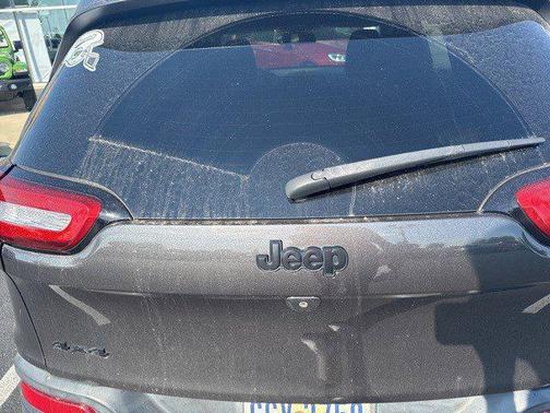 2016 Jeep Cherokee Altitude