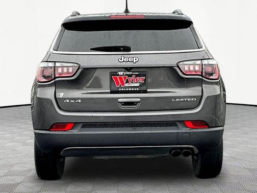 Granite Crystal Metallic Clearcoat 2022 Jeep Compass Limited
