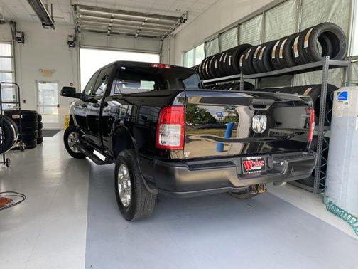 2021 RAM 2500 Tradesman Crew Cab 4x4 6'4' Box