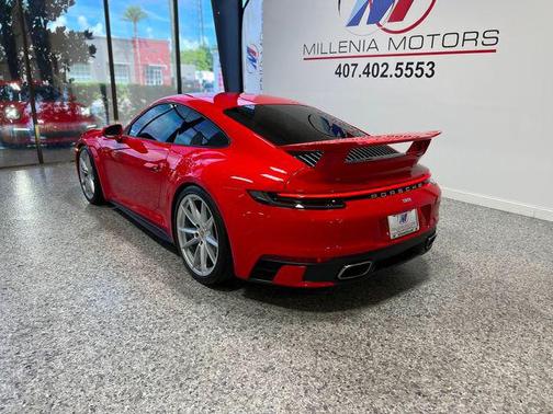 2020 Porsche 911 Carrera