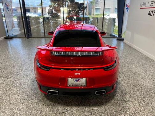 2020 Porsche 911 Carrera