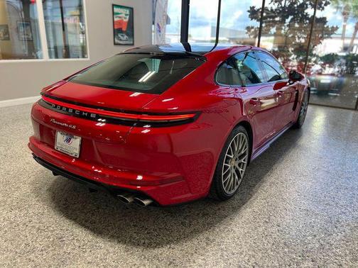 2025 Porsche Panamera E-Hybrid 4S
