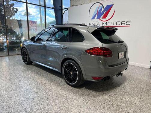 2014 Porsche Cayenne GTS