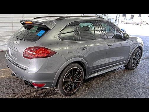 2014 Porsche Cayenne GTS