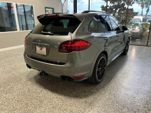 2014 Porsche Cayenne GTS