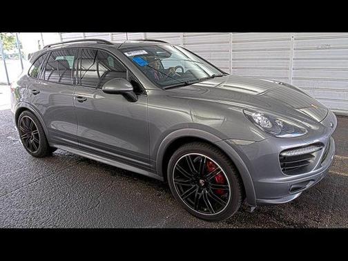 2014 Porsche Cayenne GTS