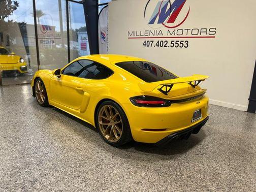 2021 Porsche 718 Cayman GT4