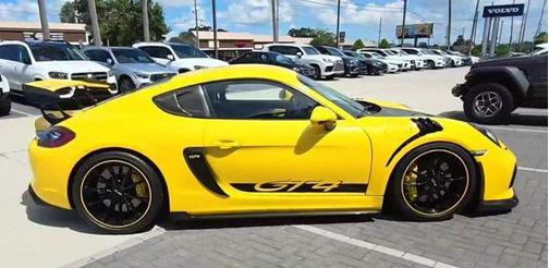 2016 Porsche Cayman GT4