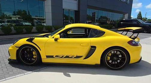 2016 Porsche Cayman GT4