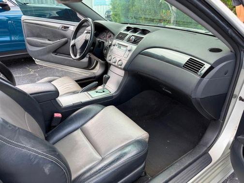 Silver 2004 Toyota Camry Solara SLE V6