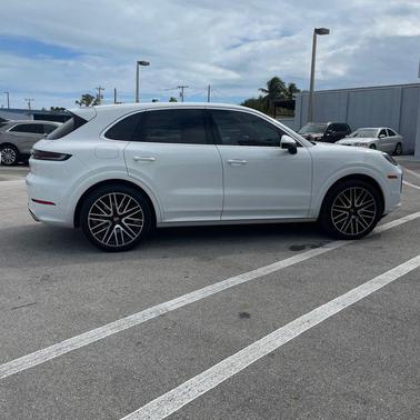 2024 Porsche Cayenne Cayenne