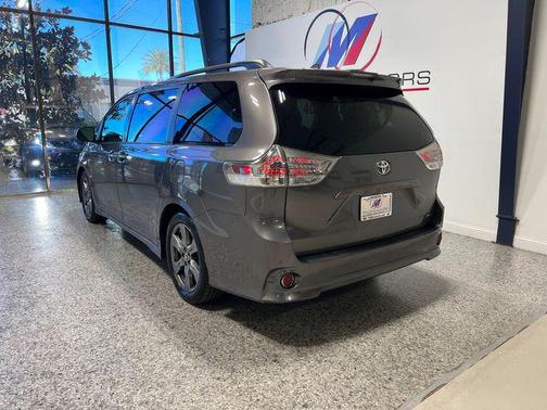 2019 Toyota Sienna SE Premium