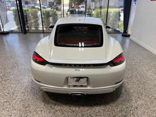 2022 Porsche 718 Cayman Base