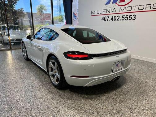2022 Porsche 718 Cayman Base
