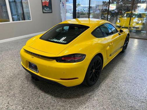 2018 Porsche 718 Cayman Base