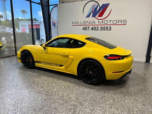 2018 Porsche 718 Cayman Base