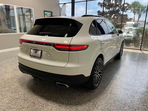 2023 Porsche Cayenne Base