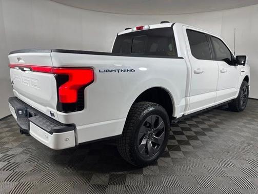 STAR WHITE METALLIC TRICOAT 2023 Ford F-150 LARIAT