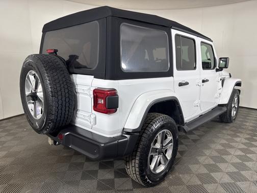 2022 Jeep Wrangler SAHARA