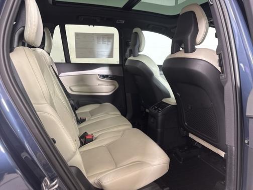 2022 Volvo XC90 T8 R-DESIGN 7 PASSENGER