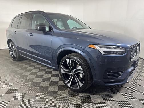 2022 Volvo XC90 T8 R-DESIGN 7 PASSENGER