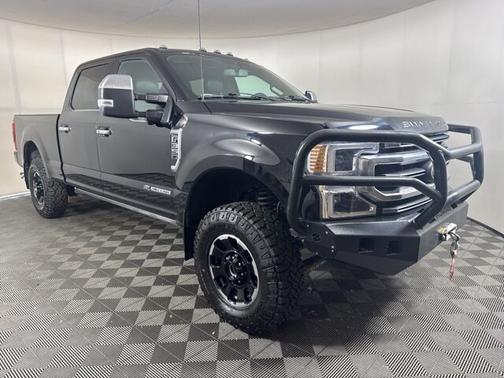 2022 Ford F-350 PLATINUM