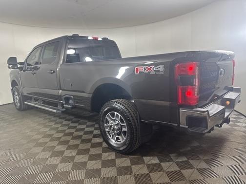 2025 Ford F-350 LARIAT SUPER DUTY