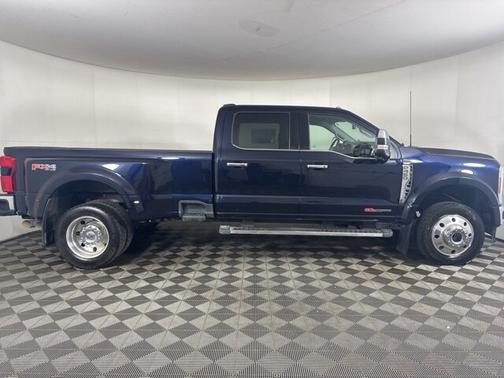 2025 Ford F-450 LARIAT DRW