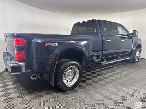 2025 Ford F-450 LARIAT DRW