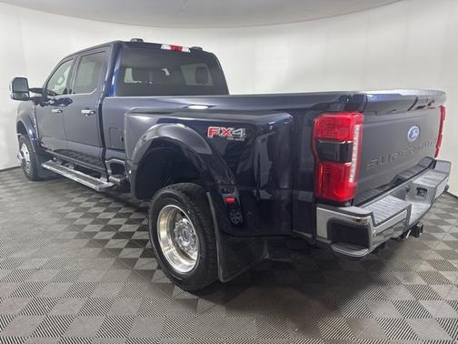 2025 Ford F-450 LARIAT DRW