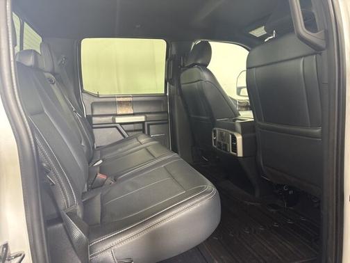 2022 Ford F-350 LARIAT SUPER DUTY