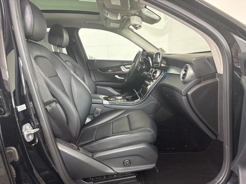 2018 Mercedes-Benz GLC 300 BASE 4MATIC