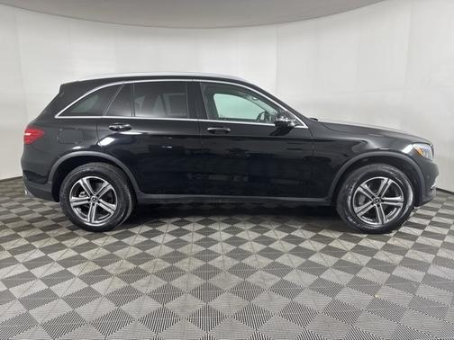 2018 Mercedes-Benz GLC 300 BASE 4MATIC