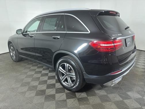 2018 Mercedes-Benz GLC 300 BASE 4MATIC