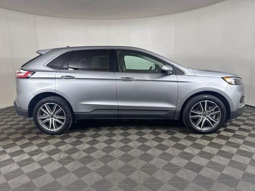 ICONIC SILVER 2023 Ford Edge TITANIUM