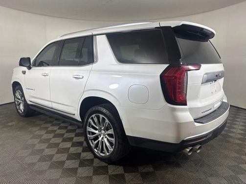 White Frost Tri-Coat 2022 GMC Yukon DENALI