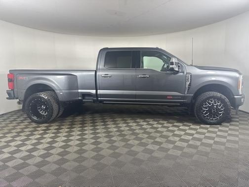 2023 Ford F-350 PLATINUM