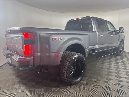 2023 Ford F-350 PLATINUM