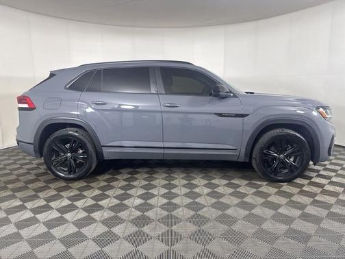 Pure Gray 2022 Volkswagen Atlas Cross Sport 2.0T SEL R-LINE BLACK