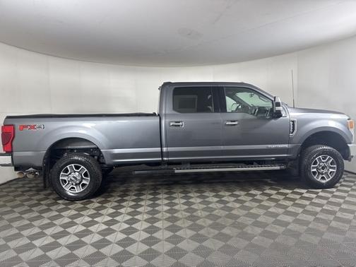 2022 Ford F-350 LARIAT SUPER DUTY