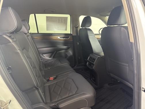 2025 Volkswagen Atlas 2.0T SE
