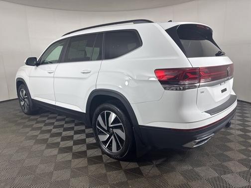 2025 Volkswagen Atlas 2.0T SE