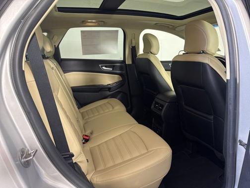 INGOT SILVER METALLIC 2019 Ford Edge SEL