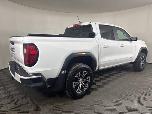 2023 GMC Canyon AT4